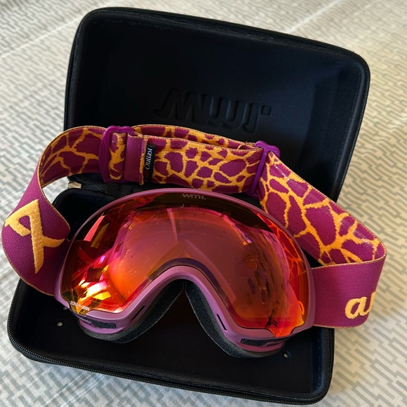 anon Other - Pre-owned anon wm1 winter sport goggles case snowboard ski